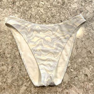 Abercrombie & Fitch Mid-Rise High-Leg Bottoms